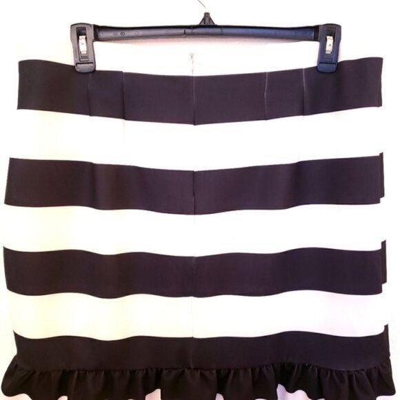 Eloquii Striped Peplum Hem Black and White Knee Length Skirt Size 20 EUC - Picture 5 of 9